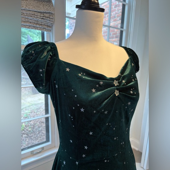 Green Velvet Collectif dress NWT straight from the UK. - Picture 4 of 9
